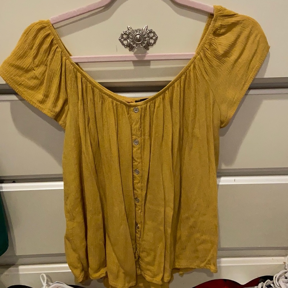 Size large (fits me and I wear a small!)Forever 21
